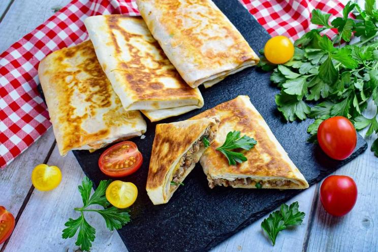 Quick & Tasty Pita Bread Meat Wraps