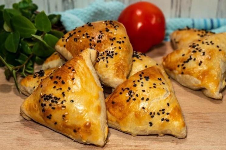 Delicious Homemade Meat-Filled Samsa Delicious Homemade Meat-Filled Samsa