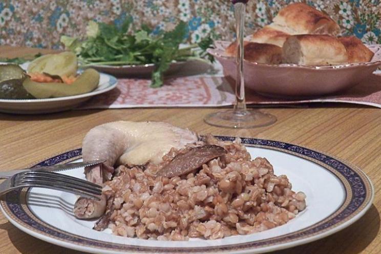 Hearty Armenian Spelt Pilaf with Chicken and Mushrooms