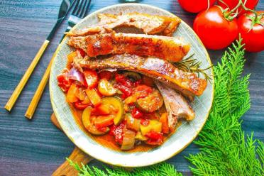 Oven-Baked Wild Boar Ribs with Vegetables