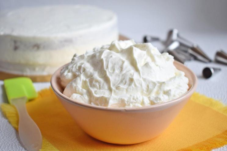 Easy 3-Ingredient Cream Cheese Frosting Easy 3-Ingredient Cream Cheese Frosting