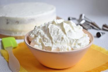 Easy 3-Ingredient Cream Cheese Frosting