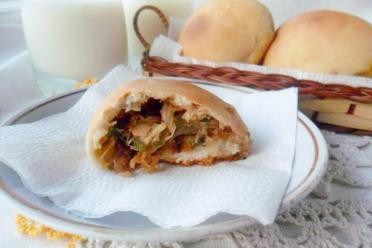 Oven-Baked Cabbage and Egg Pies