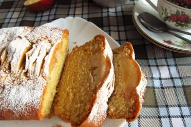 Vanilla Apple Cupcake Delight