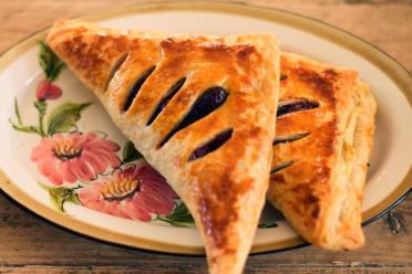 Quick Homemade Puff Pastries with Jam
