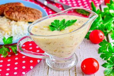 Creamy Onion Gravy