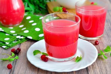 Homemade Cranberry Jelly: A Healthy Family Breakfast Drink