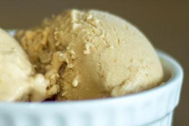 Creamy Condensed Milk Crème Brûlée Ice Cream