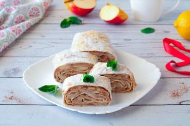 Quick and Easy Baked Apple Lavash Strudel