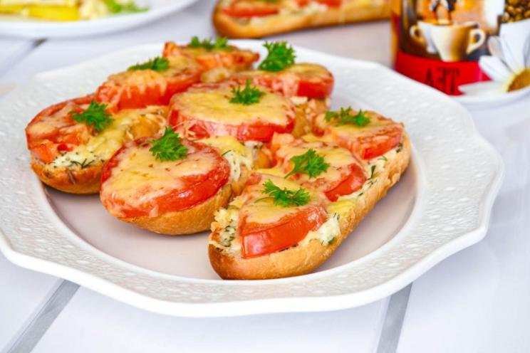 Oven-Baked Tomato and Cheese Sandwiches Oven-Baked Tomato and Cheese Sandwiches