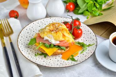 Classic Salmon Eggs Benedict in 20 Minutes