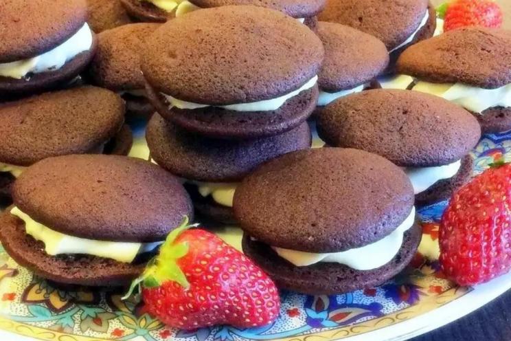 Classic Whoopie Pies