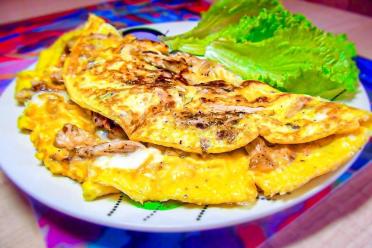 Quick Chicken and Cheese Omelette