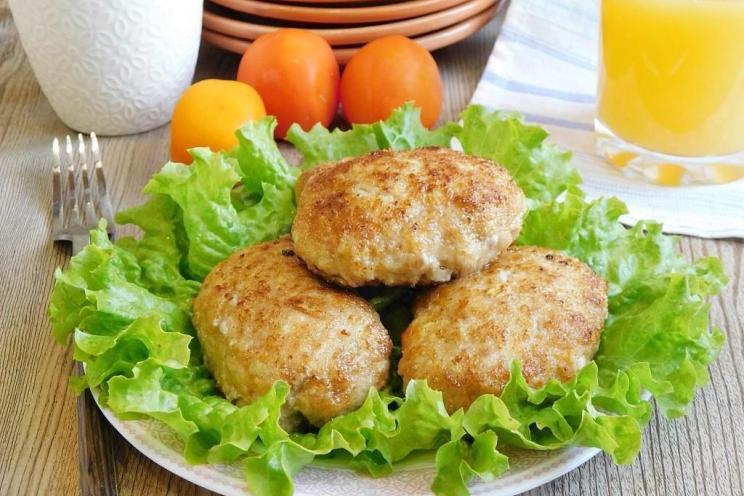 Juicy Zucchini and Meat Cutlets