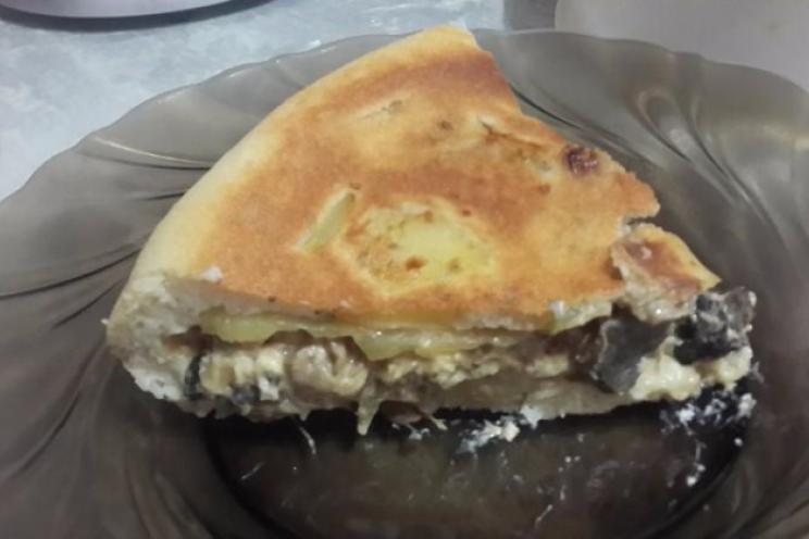 Hearty Mushroom and Melted Cheese Pie Hearty Mushroom and Melted Cheese Pie