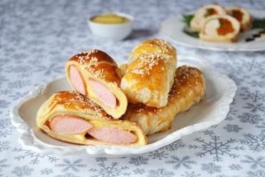 Cheesy Puff Pastry Sausages