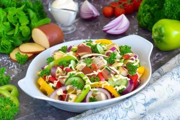 Smoky Cheese & Cucumber Salad Delicacy