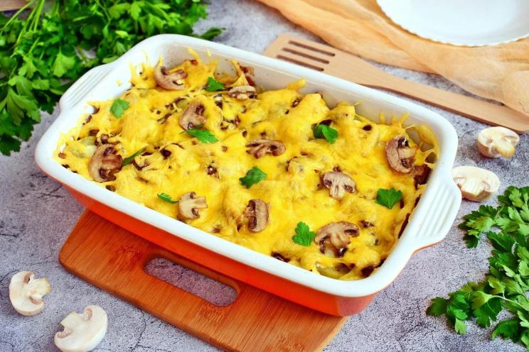 Baked Potato, Meat, and Mushroom Casserole with Cheese