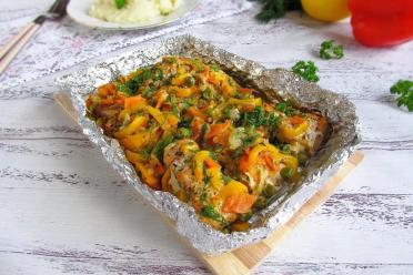 Baked Red Fish with Veggies in Foil