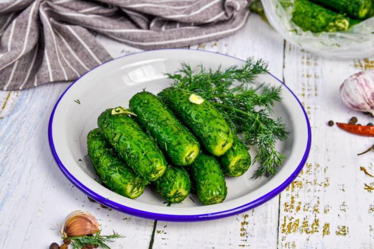 Garlic & Dill Bag-Pickled Cucumbers Garlic & Dill Bag-Pickled Cucumbers