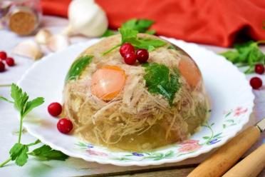 Rich and Flavorful Jellied Pork and Chicken Knuckle Recipe