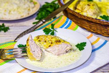 Oven-Baked Chicken Breast in Cream Sauce