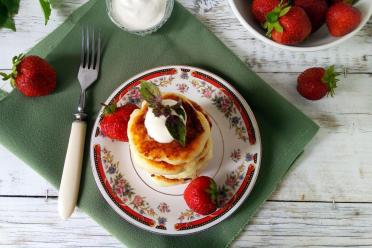 Fluffy Kindergarten-Style Cheesecakes