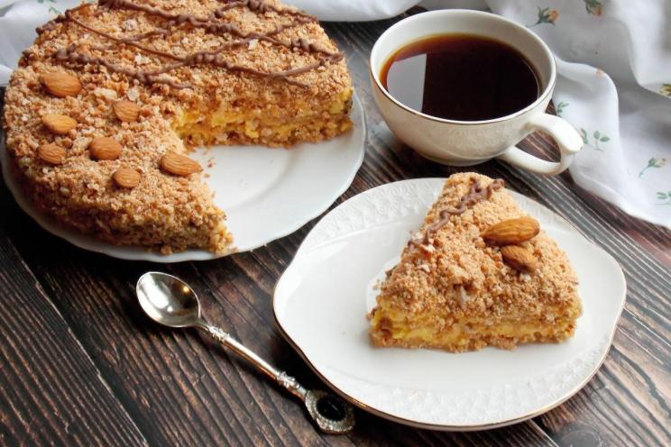 Almond Layer Cake with Custard Delight