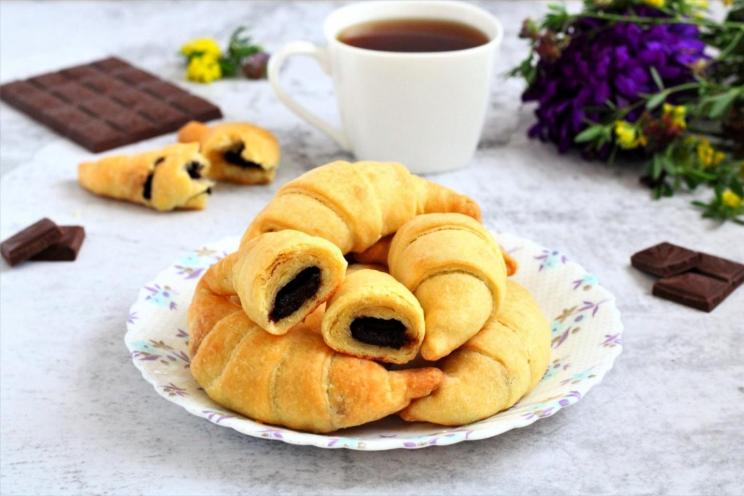 Easy Yeast-Free Chocolate Croissants Easy Yeast-Free Chocolate Croissants
