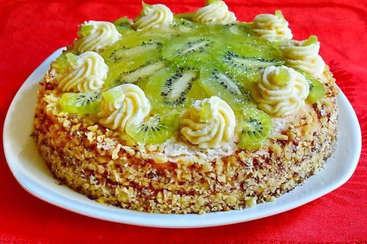 Kiwi Walnut Sponge Cake Delight