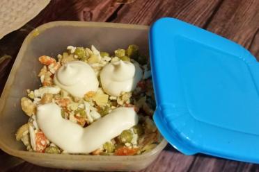 Quick Holiday Salad with Salted Peanuts