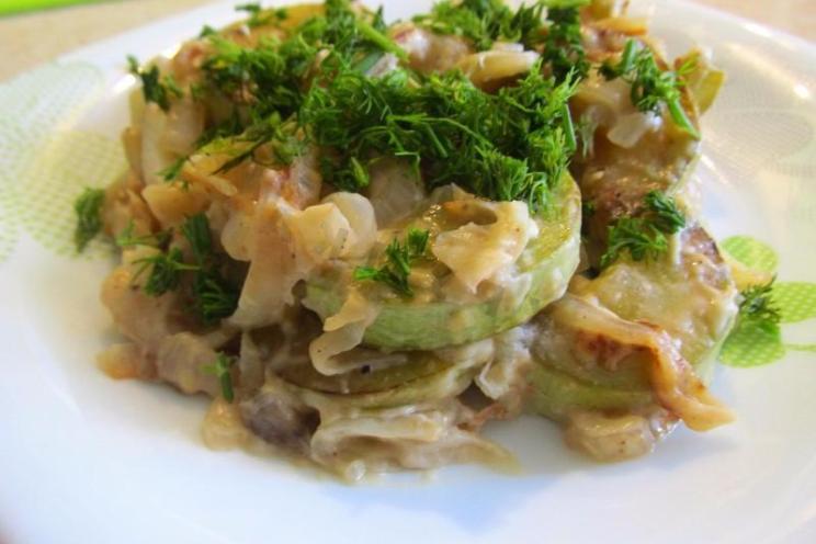 Slow Cooker Zucchini in Creamy Garlic Sauce Slow Cooker Zucchini in Creamy Garlic Sauce