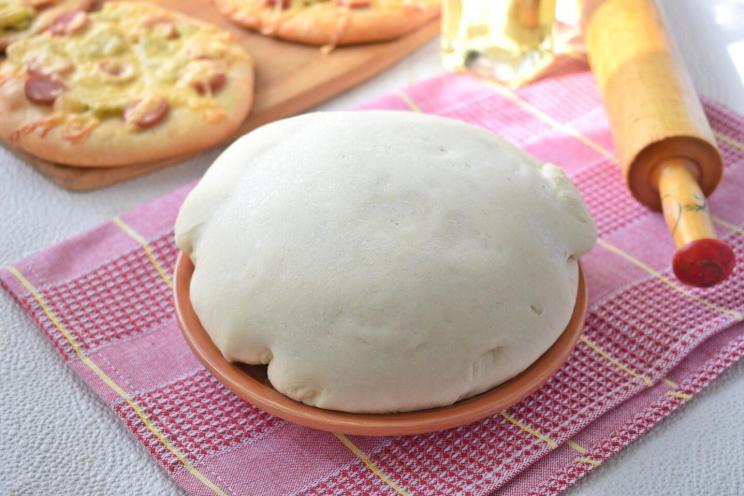 Easy Pizza Dough with a Bread Machine