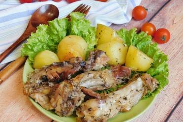 Baked Rabbit with Soy Sauce and Sour Cream