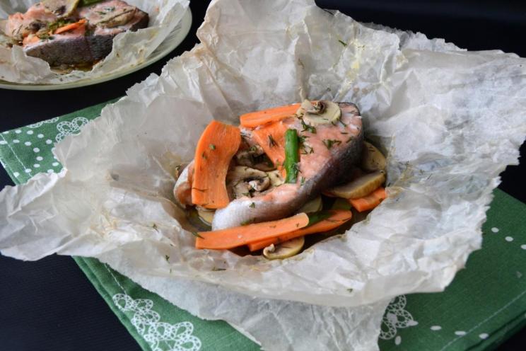 Baked Trout in Parchment with Mushrooms and Carrots