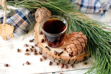 Pine Nut Shell Tincture with Alcohol