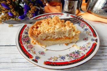 Lemon Layer Shortbread Pie