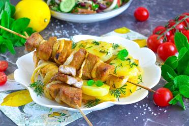 Oven-Baked Pork Shish Kebab with Potatoes