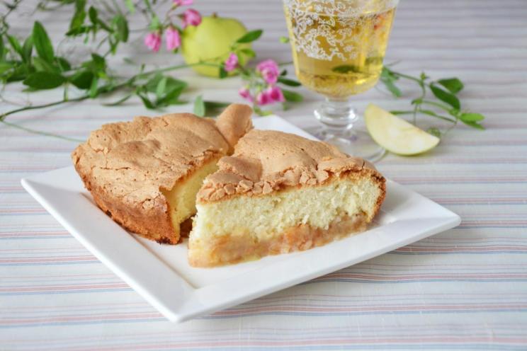 Quick and Easy Apple Sponge Cake