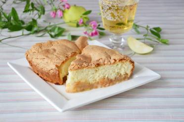 Quick and Easy Apple Sponge Cake