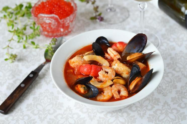 Classic French Bouillabaisse Soup