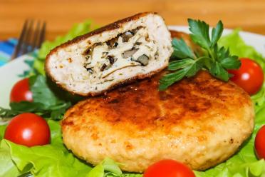 Mushroom-Stuffed Chicken Zrazy