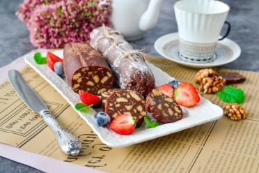 Chocolate and Nut Cookie Sausage