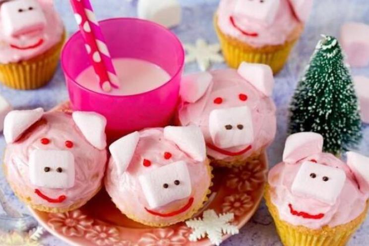 Lemon Cupcakes: A Festive Treat for the Year of the Pig Lemon Cupcakes: A Festive Treat for the Year of the Pig