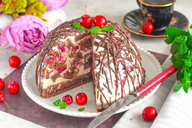 Cherry-Chocolate Pancho Cake Delight Cherry-Chocolate Pancho Cake Delight