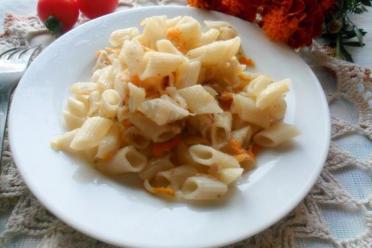 Quick and Tasty Navy Pasta with Veggies and Stewed Meat