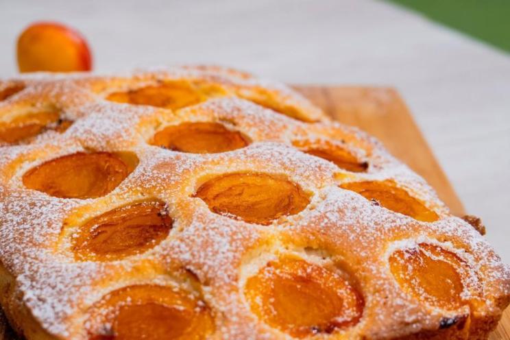 Vanilla Apricot Summer Fruit Pie for Tea