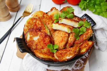Cheesy Fried Zucchini Bites