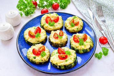 Cheesy Garlic Fried Zucchini Delight