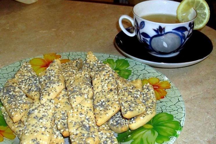 Melt-in-Your-Mouth Poppy Seed Cookies with Mayonnaise